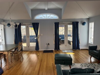 20 Illinois Ave unit Upper, Long Beach, NY 11561 - photo 3