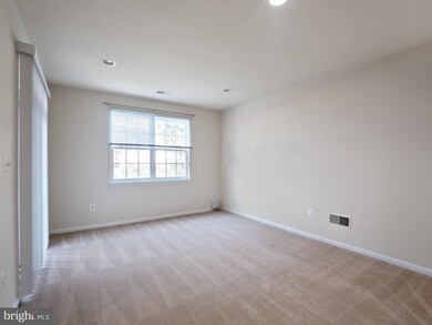 12564 Royal Wolf Place, Fairfax, VA 22030 - photo 6