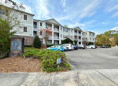 215 Valencia Ct unit 305, Wilmington, NC 28412 - photo 2