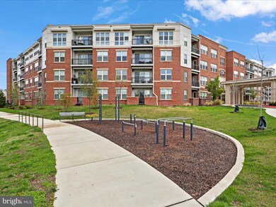 10755 Fairgrounds Dr unit 422, Fairfax, VA 22030 - photo 2
