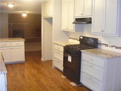 811 Holiman St, Springdale, AR 72762 - photo 3