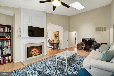 1124 Huntmaster Terrace NE unit 302, Leesburg, VA 20176 - photo 7