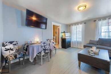 2 Maple St_114