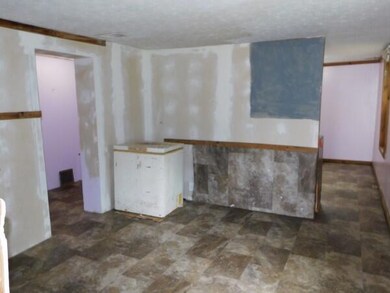 685 N Walnut St, Logan, OH 43138 - photo 7