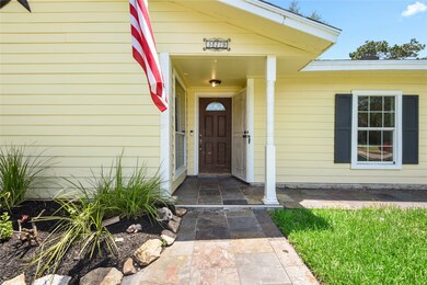 329 Dawn Hill Dr, Friendswood, TX 77546 - photo 2