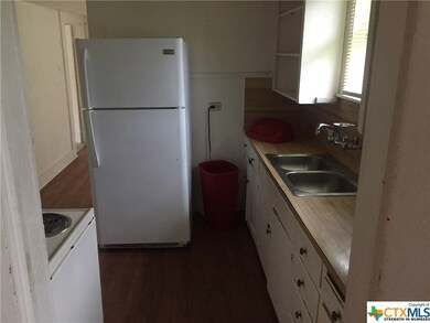 142 W Holland St, San Marcos, TX 78666 - photo 4