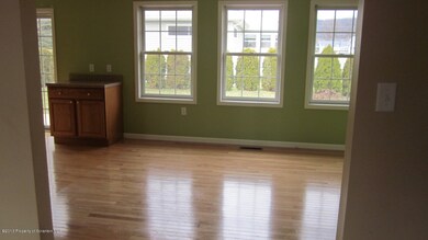 412 Jefferson St, Taylor, PA 18517 - photo 5