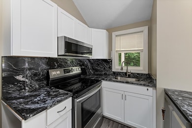 33 Plaza Village Rd unit D, Plymouth, NH 03264 - photo 7