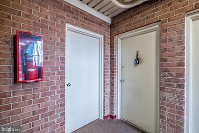 10720 West Dr unit 103, Fairfax, VA 22030 - photo 3