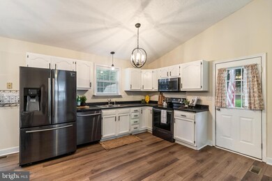 25931 Shenandoah Dr, Mechanicsville, MD 20659 - photo 7