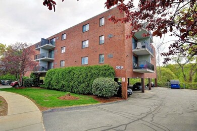 209 Riverview Ave unit 10, Auburndale, MA 02466 - photo 4