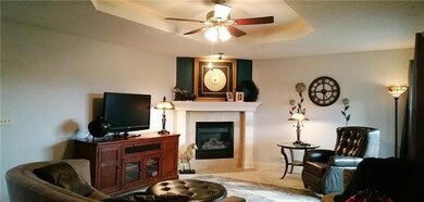 818 Garnes St, Raymore, MO 64083 - photo 3