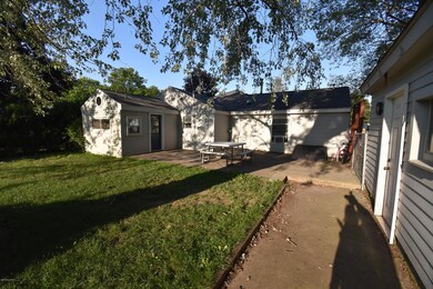 10426 Oakland Dr, Portage, MI 49024 - photo 2