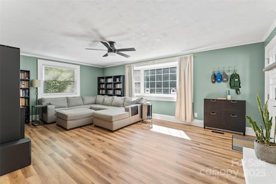 1072 5th St NE, Hickory, NC 28601 - photo 4