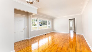 Entry/living room