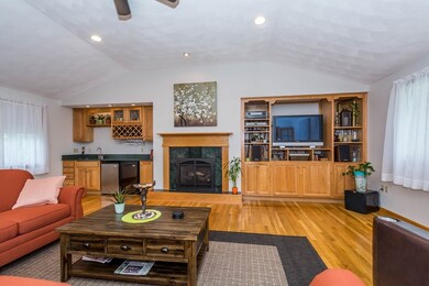 9 Dyer St, North Billerica, MA 01862 - photo 6