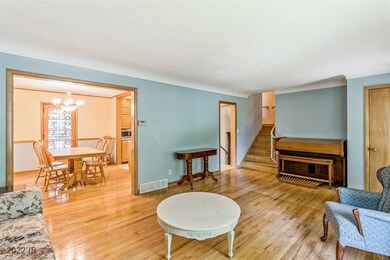 3913 Valdez Dr, Des Moines, IA 50310 - photo 4