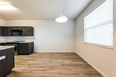 1309 Mallard Cove, Ennis, TX 75119 - photo 6