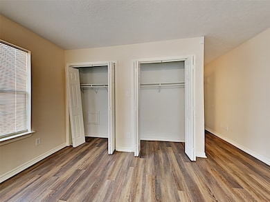 6556 T C Jester Blvd, Houston, TX 77091 - photo 7