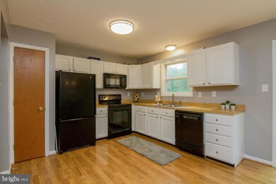 26400 Meadow Wood Dr, Mechanicsville, MD 20659 - photo 2