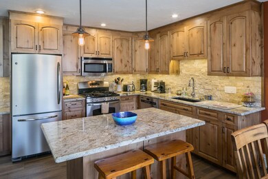 Gourmet kitchen