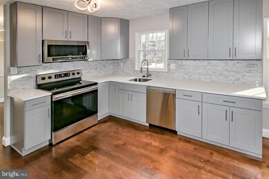 2808 Schubert Dr, Silver Spring, MD 20904 - photo 3