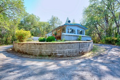 2100 Cloverlawn Dr, Grants Pass, OR 97527 - photo 2