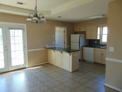 Eat in area looking toward kitchen