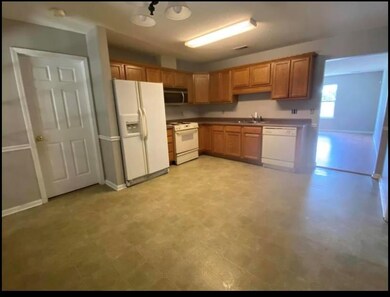 212 Eag;es Landing Trail, Warner Robins, GA 31023 - photo 6