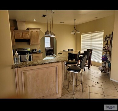 Kitcken and breakfast nook