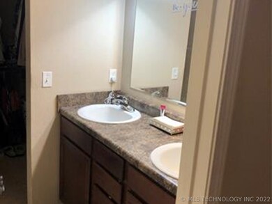 14923 S Glenn St, Glenpool, OK 74033 - photo 4