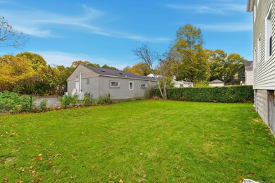 32 Moore Ave, New London, CT 06320 - photo 5