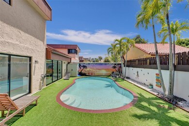 1000 NE 204th Ln unit D, Miami, FL 33179 - photo 2