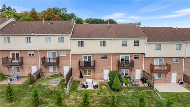 504 Wingate Dr unit D, Pittsburgh, PA 15205 - photo 3