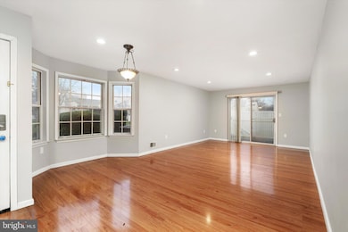 158 Mill Run E, Hightstown, NJ 08520 - photo 4