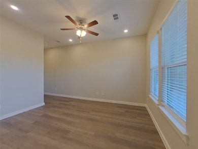 5476 Sandstone Dr, Garland, TX 75043 - photo 2