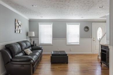 56 Heather Cir, Auburn, NH 03032 - photo 5