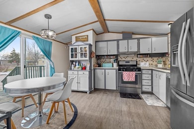 1015 Arthur Ln, Minot, ND 58701 - photo 5