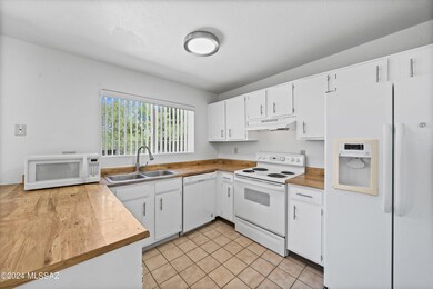 09-Kitchen