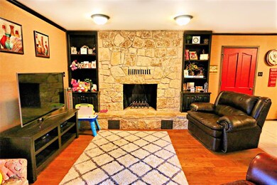 5100 Largo Dr, Granbury, TX 76049 - photo 6