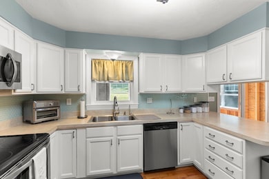 17 Bennett Way, Newmarket, NH 03857 - photo 3