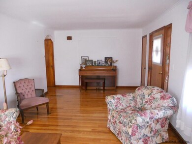 11 Horton Ave, Troy, NY 12180 - photo 3