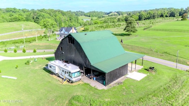 807 Gists Creek Rd, Sevierville, TN 37876 - photo 5