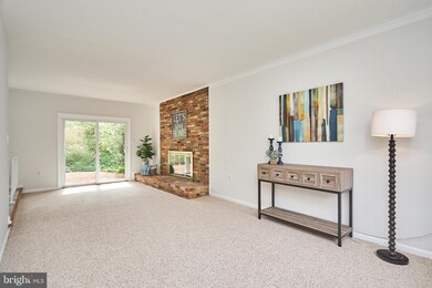 9523 Stevebrook Rd, Fairfax, VA 22032 - photo 3