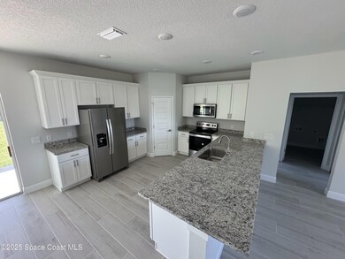 Kitchen with Breakfast Bar
