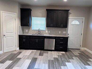 729 E Brown St unit A, Cleburne, TX 76031 - photo 6