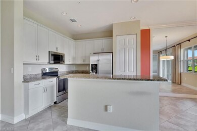 Breakfast Bar w/Kitchen