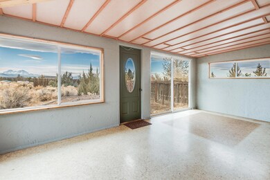 65245 97th St Bend OR 97701-large-006-00