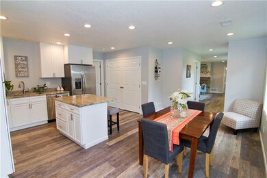 Kitchen/ Dinning Room Combination