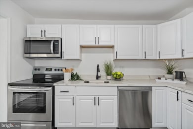 16 Contact Ct, Middle River, MD 21220 - photo 4